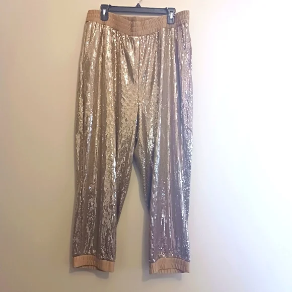 Shavonne Dorsey Gold Sequin  Leisure Suit - Picture 7 of 11